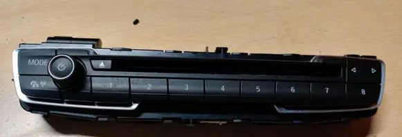 BMW 2 F46 Radio/CD/DVD/GPS head unit 9371455