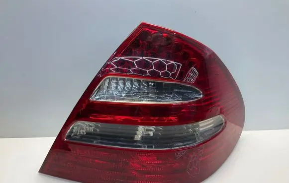 Mercedes-Benz E W211 Rear/tail lights A2118200664 334010 32241701