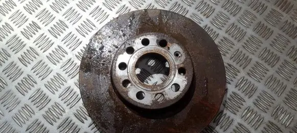 Volkswagen Golf V Front brake disc