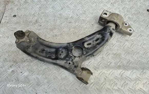 Skoda Octavia Mk2 (1Z) Front lower control arm/wishbone