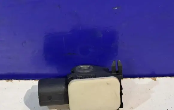 Volvo V70 Airbag deployment crash/impact sensor 31264396 30724626
