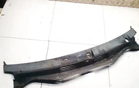 Dodge Caliber Wiper trim 05303815AF 3495L