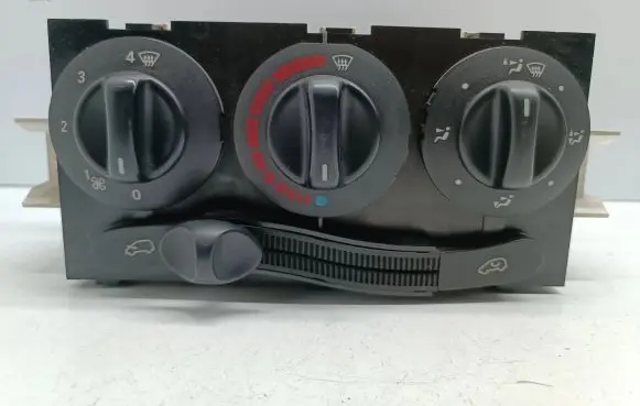 Mercedes-Benz A W168 Climate control unit 1688300385 0112599