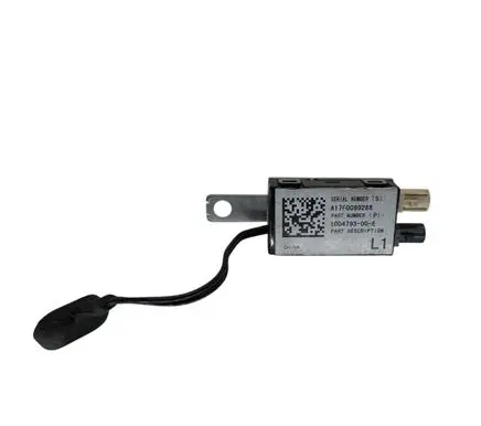Tesla Model S Aerial antenna amplifier 1004793-00-e