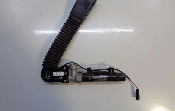 BMW 7 F01 F02 F03 F04 Front seatbelt buckle 9115306