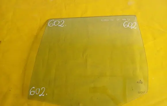 Volkswagen Golf IV Rear door window glass
