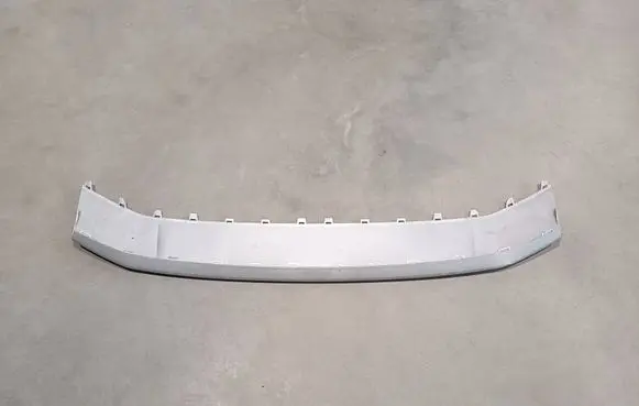 Front bumper lip
