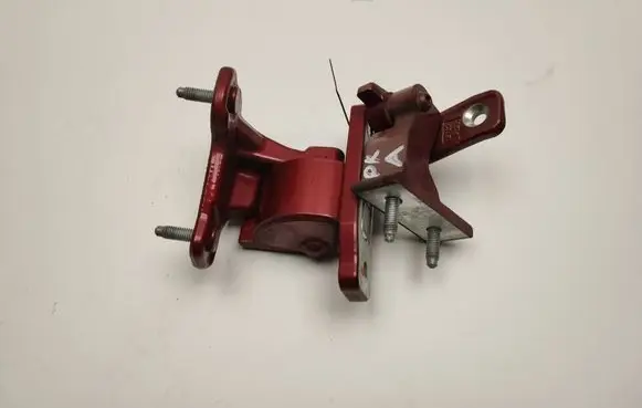 Mercedes-Benz C W205 Front door lower hinge A2057200337