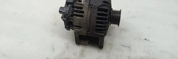 Volkswagen Golf V Generator/alternator 03C903023D 0124325128
