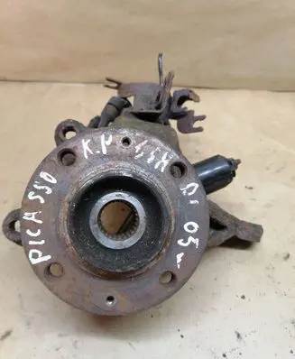 Front wheel hub