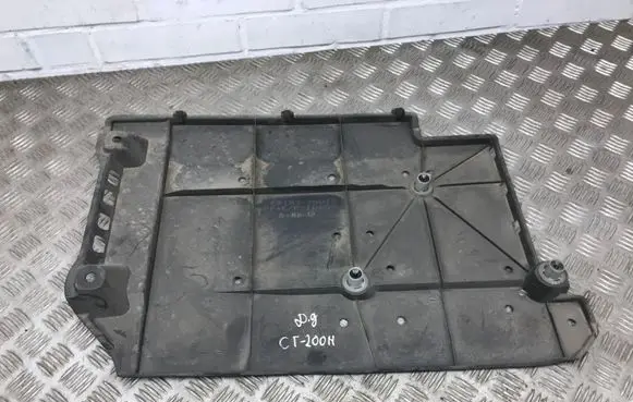 Lexus CT 200H Other under body part 5816776010
