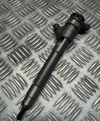 Nissan Qashqai Fuel injector 0445110546