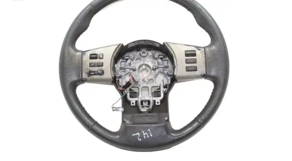 Nissan Pathfinder R51 Steering wheel