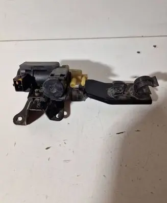 Renault Clio III Vacuum valve 8200790180 70181405 16T274