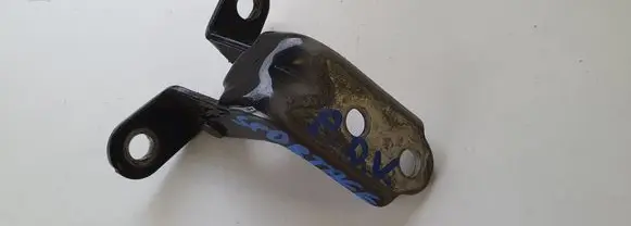 KIA Sportage Front door upper hinge