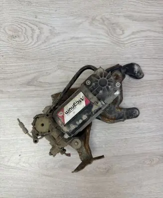 Mercedes-Benz E W211 Air suspension compressor