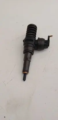 Skoda Roomster (5J) Fuel injector 038130073BP