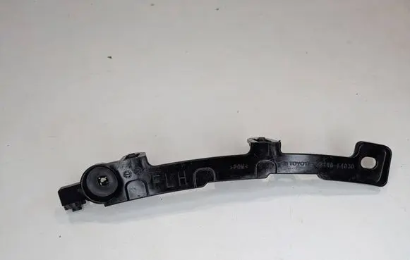 Toyota C-HR I Front bumper mounting bracket 52146F4030 52146-F4030