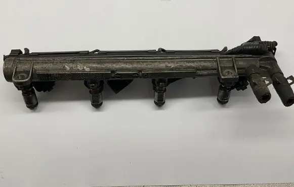 Volkswagen Golf IV Fuel main line pipe 036133319