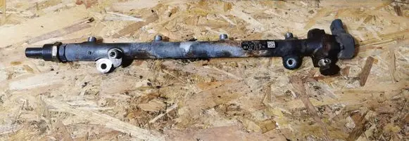 Mercedes-Benz Vito Viano W638 Fuel main line pipe A6110700095 6110700095 0445214004