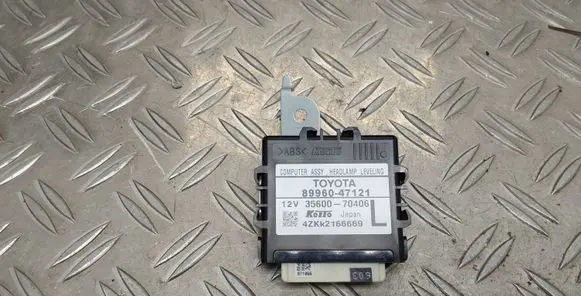 Toyota Prius+ (ZVW40) Light module LCM 8996047121