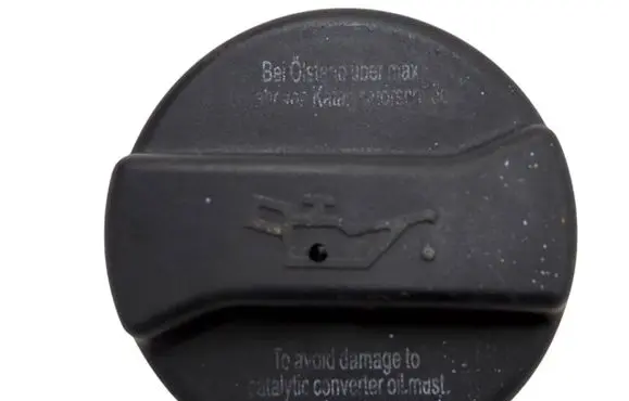 Volkswagen Golf IV Oil filler cap 30220001 030103485 026103485