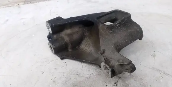 Honda Accord Gearbox mounting bracket