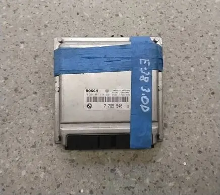 BMW 7 E38 Engine control unit/module 7785540 28RTE449 0281001830