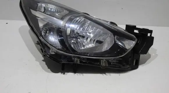 Mazda 2 Headlight/headlamp