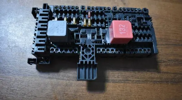 Mercedes-Benz GLE W167 Fuse box set a1679063103