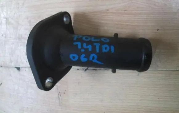 Volkswagen Polo IV 9N3 Engine coolant pipe/hose