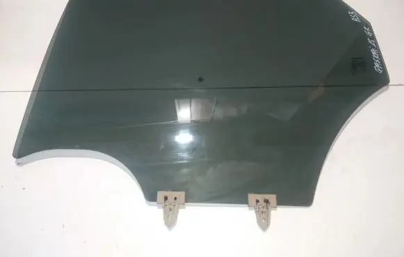 Nissan Qashqai Rear door window glass