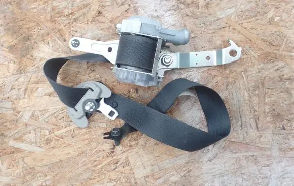 Subaru Legacy Front seatbelt 7Q7050P G087917 0432127
