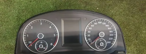 Volkswagen Caddy Speedometer (instrument cluster) 2K5920866C