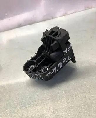 Alfa Romeo Giulia Radiator mount bracket 00505426860