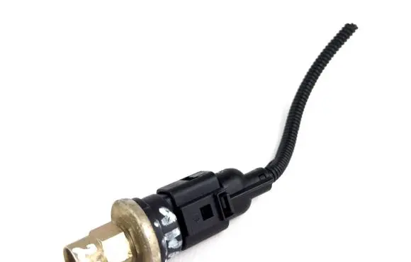 Volkswagen Golf IV Air conditioning (A/C) pressure sensor 1j0959126 1j0973703