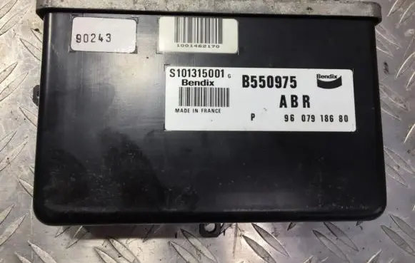 Peugeot 605 Engine control unit/module s101315001g b550975
