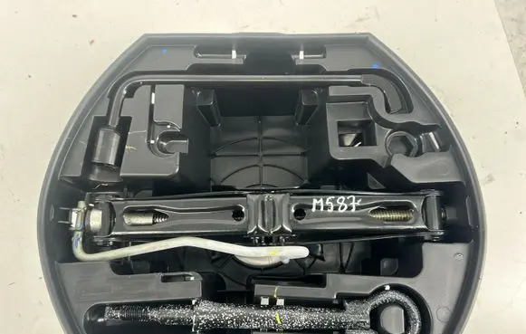 Peugeot 2008 I Tool set 9655342680