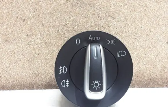 Volkswagen PASSAT B7 Light switch 3C8941431A