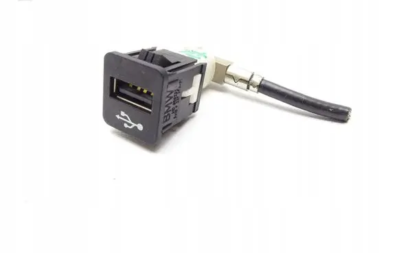 BMW 1 F20 F21 USB socket connector 9229294