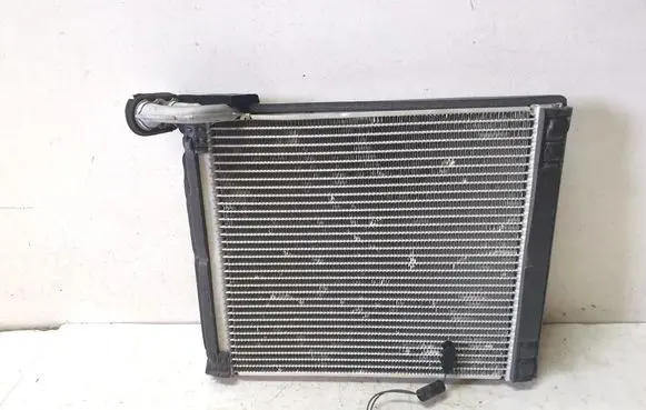 Toyota Avensis T270 Air conditioning (A/C) radiator (interior)
