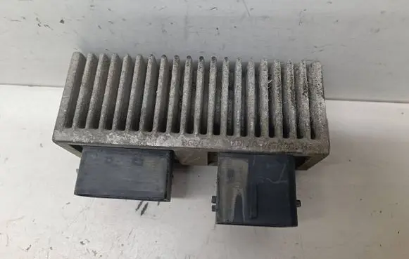 Renault Scenic III - Grand scenic III Glow plug pre-heat relay 8200558438A RCS812