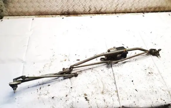 Opel Zafira A Front wiper linkage and motor