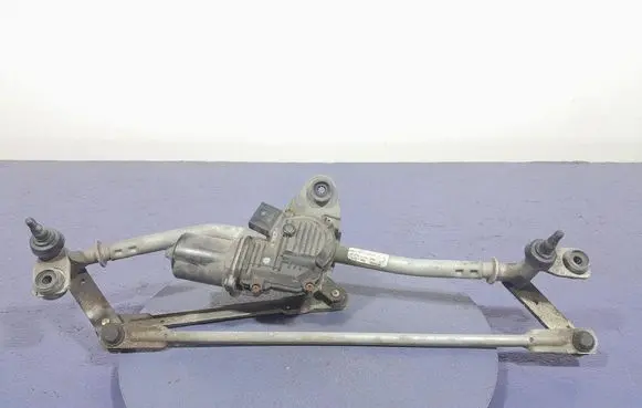 Skoda Superb B5 (3U) Front wiper linkage and motor 3V1955023A