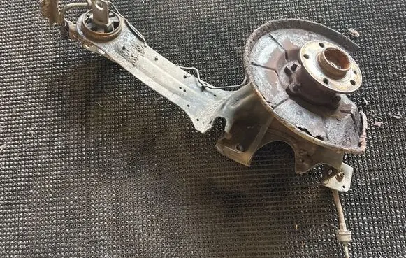 Volvo XC60 Rear wheel hub 7G915A969