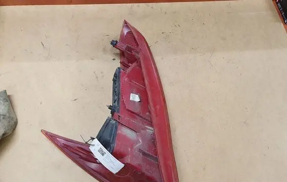 Peugeot 206 Rear/tail lights T12