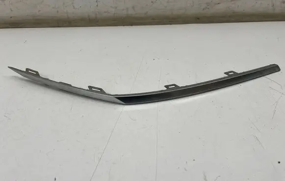 Nissan Qashqai J12 Front bumper upper radiator grill 623106UA0A 7606U110