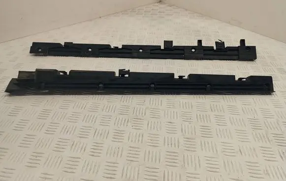 Mercedes-Benz ML W164 Sill supporting ledge A1646981327 A1646982727