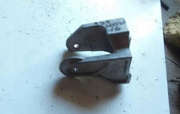 Mitsubishi ASX Gearbox mounting bracket 097809097