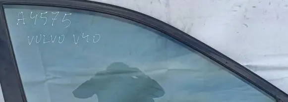 Volvo S40, V40 Front door window glass four-door Pilka